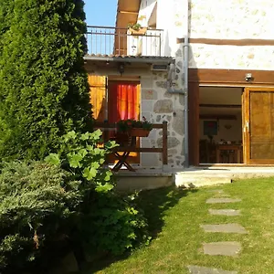 https://gite-la-grange-du-vialaron.hotels-rhonealpes.com